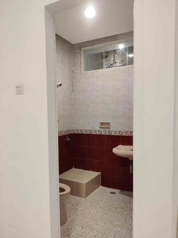 rumah villa permata gading