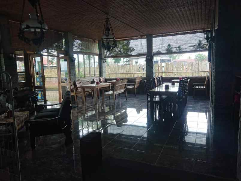 tanah dan resto poros turen malang