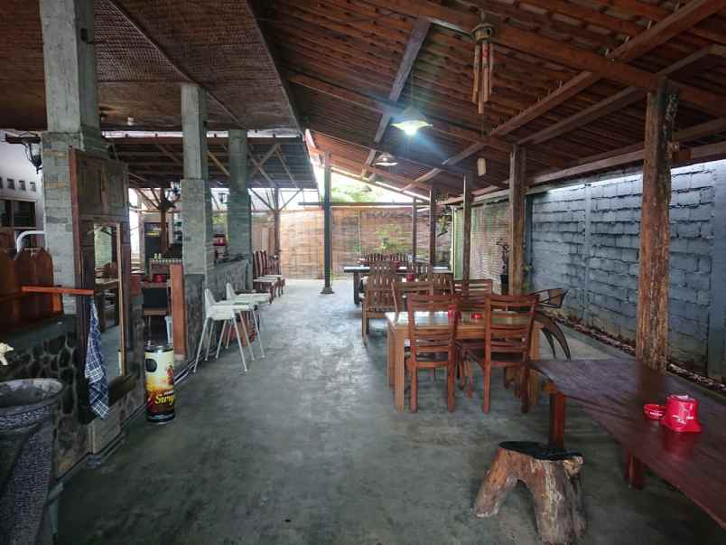 tanah dan resto poros turen malang