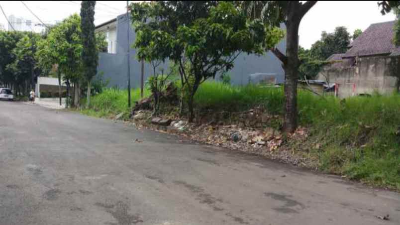 tanah lokasi strategis dekat ke setrasari mall