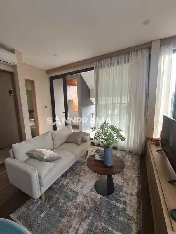 townhouse 3 lantai strategis di pondok labu jak sel