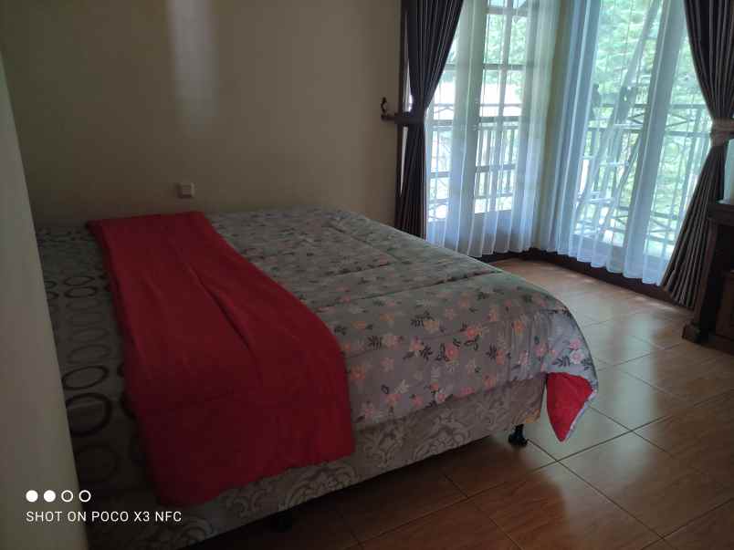 villa alamat jalan cisarua kam