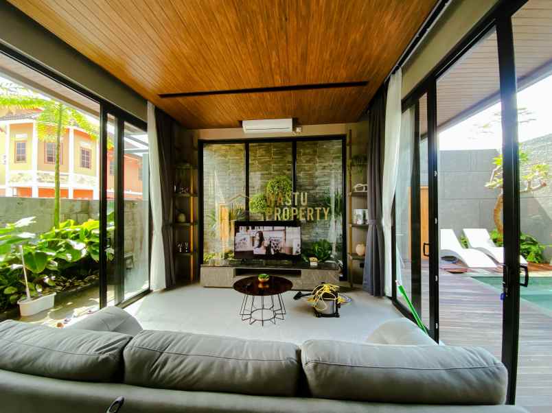 villa fully furnish di jakal utara view sawah