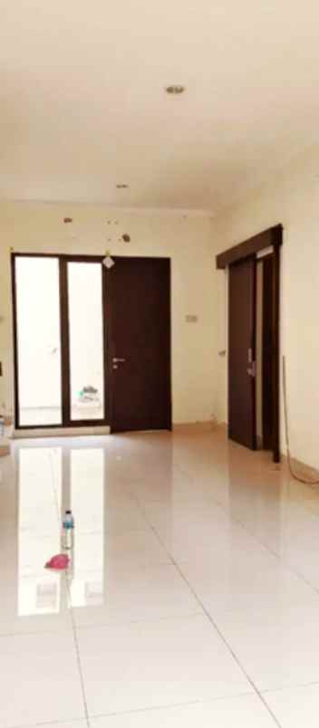 cluster arana 2 lt uf dewi
