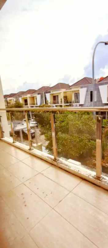 cluster arana 2 lt uf dewi