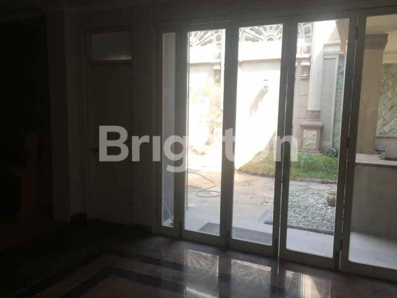 dharmahusada 50m dari atlas sport centre ada furniture