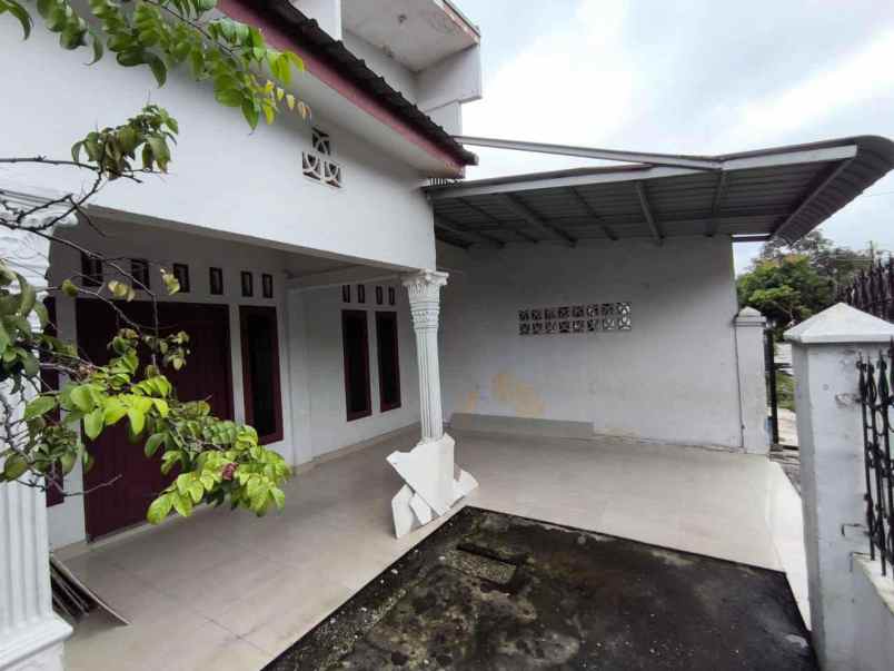 dijual cepat rumah 2 lantai perum damai langgeng