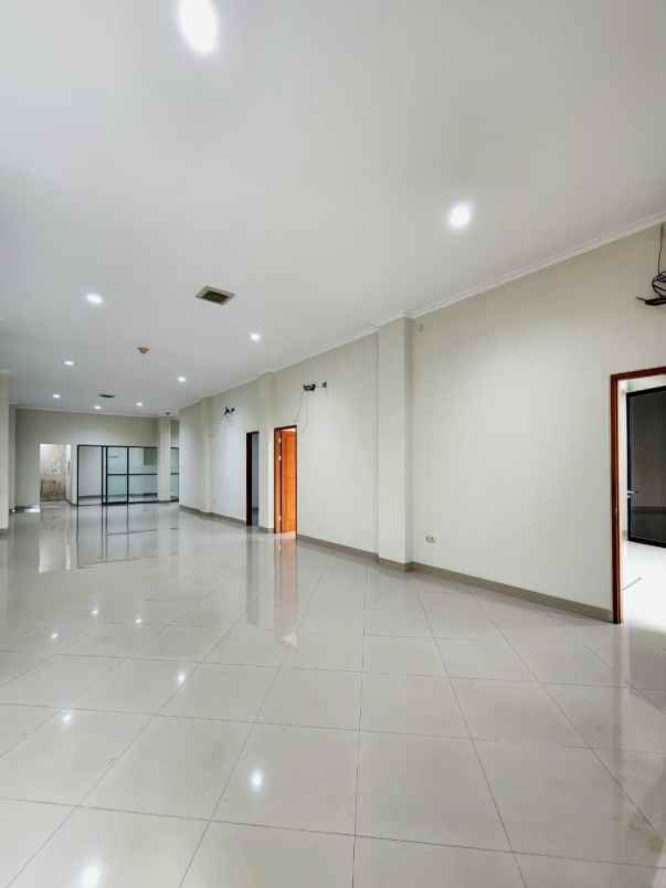 dijual gedung perkantoran lokasi strategis di cilandak
