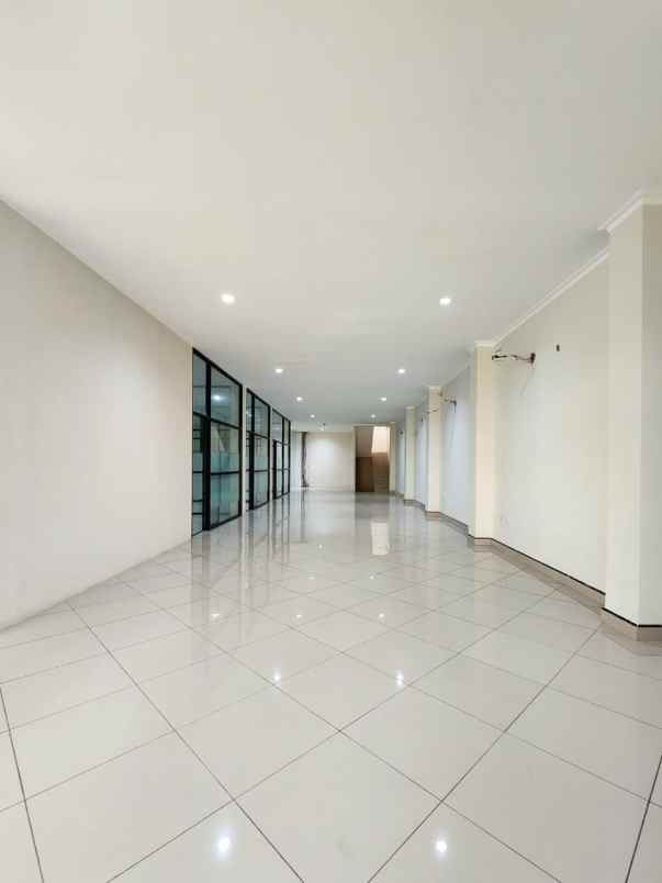 dijual gedung perkantoran lokasi strategis di cilandak