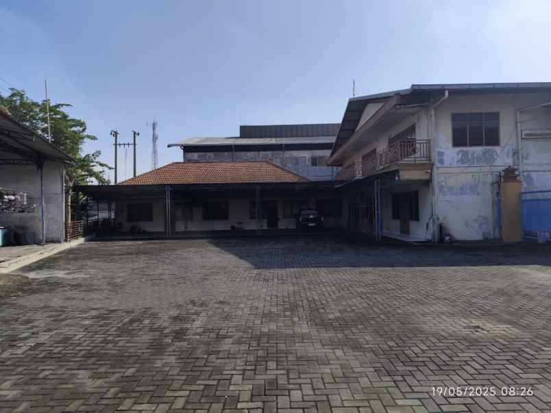 dijual gudang ex pabrik hitung tanah di gresik