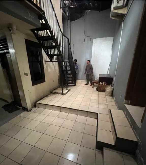 dijual kost jln kebon kacang