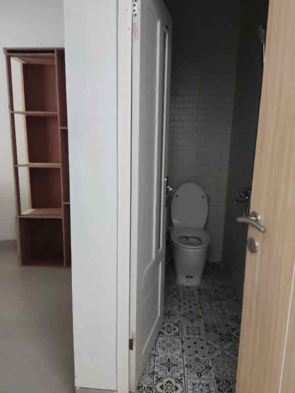 dijual kost kukusan depok