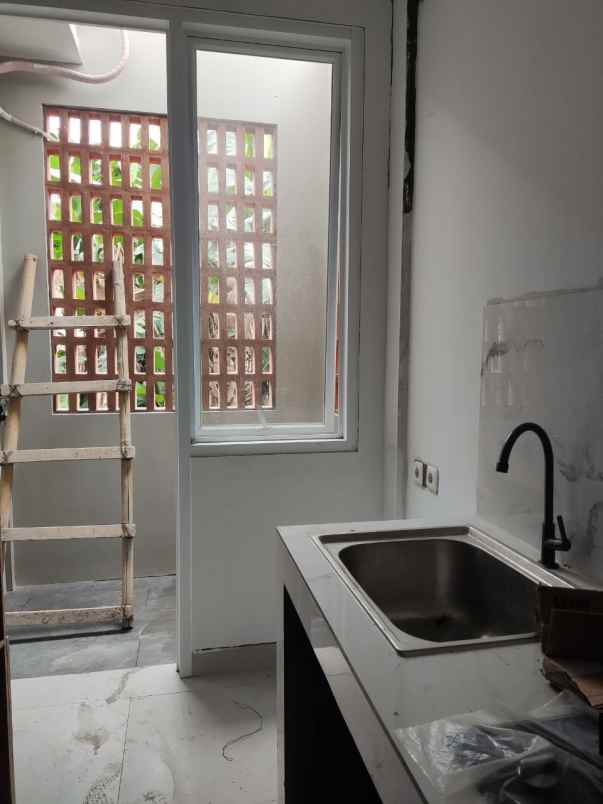 dijual kost kukusan depok