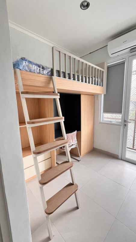 dijual kost kukusan depok