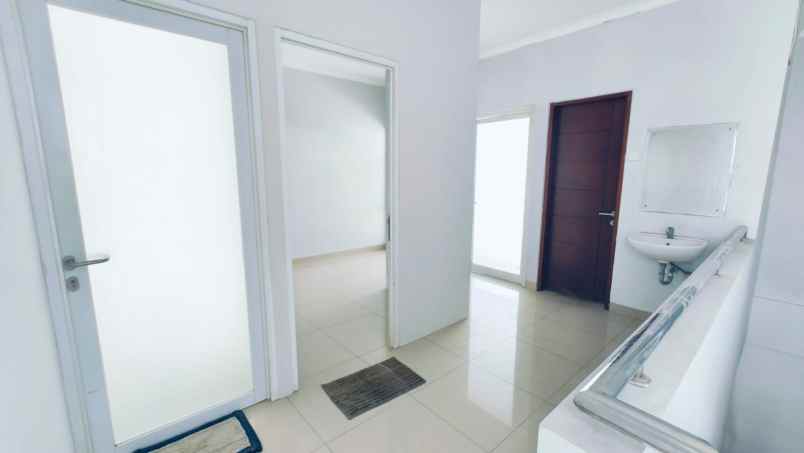 dijual ruko gudang kantor holis regency