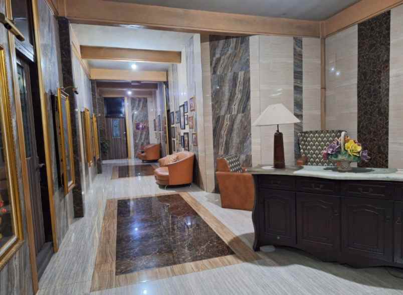 dijual ruko gudang kantor raya manyar