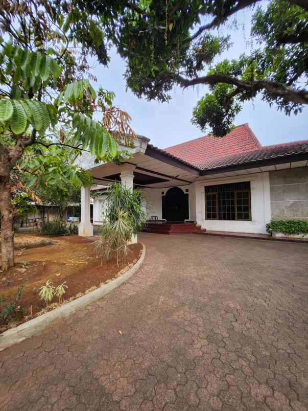 dijual rumah 1 lantai wilayah ragunan lokasi strategis