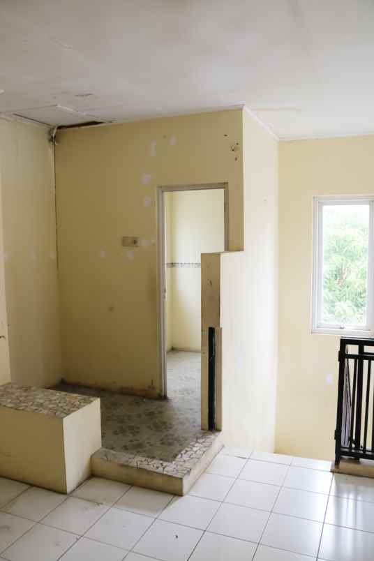 dijual rumah 2 lantai di perumahan bekasi baru
