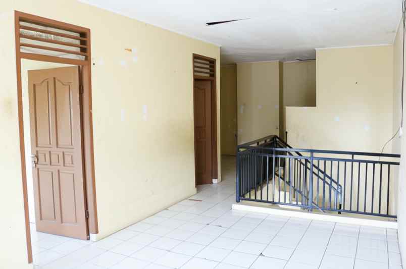 dijual rumah 2 lantai di perumahan bekasi baru