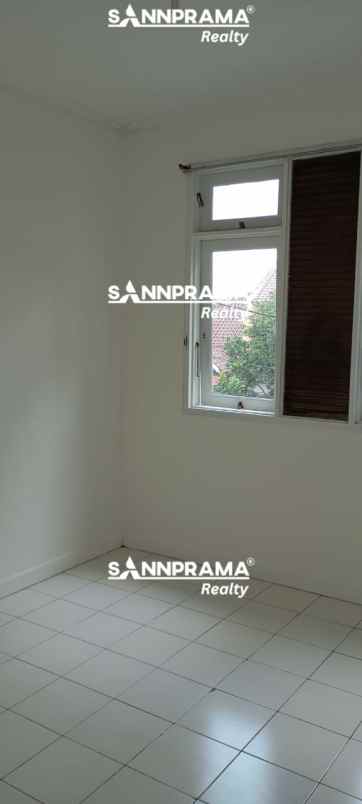 dijual rumah 2 lantai di telaga kahuripan bogor