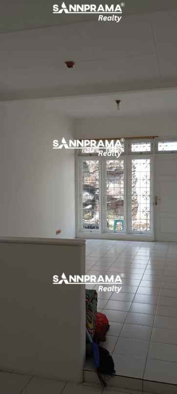 dijual rumah 2 lantai di telaga kahuripan bogor