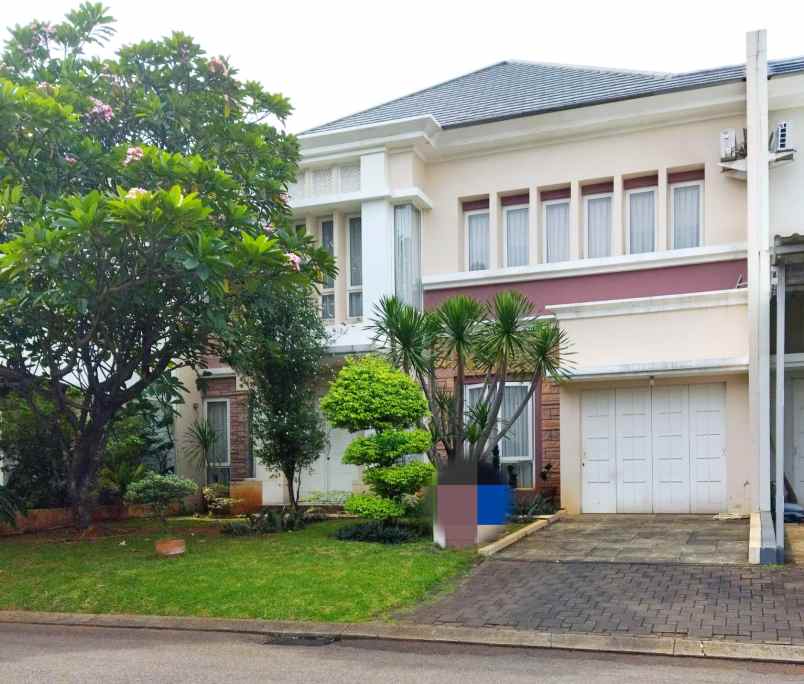 dijual rumah ada kolam renang di kota wisata cibubur