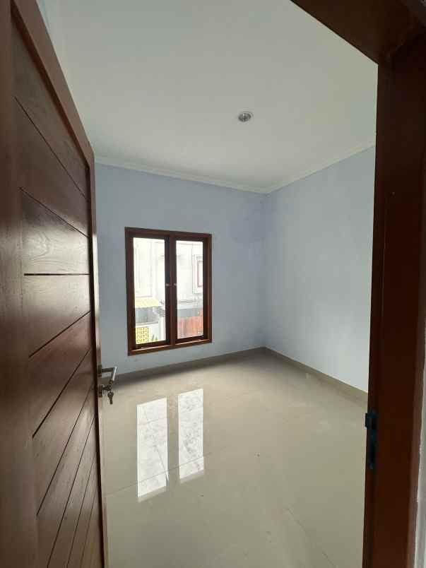dijual rumah aditya sentana residence