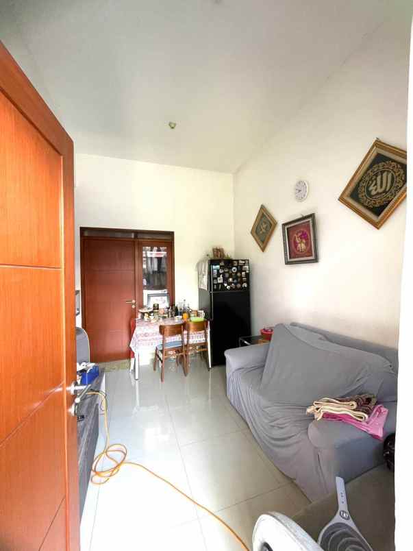 dijual rumah antapani