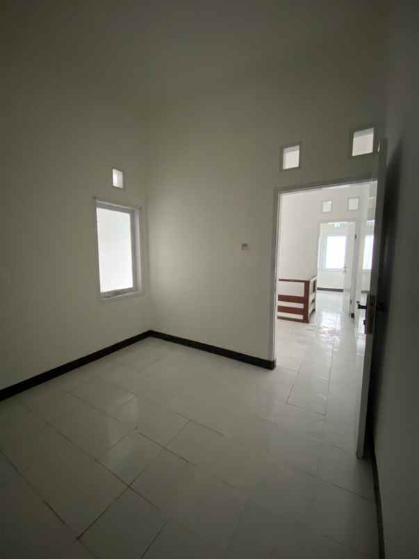 dijual rumah antapani