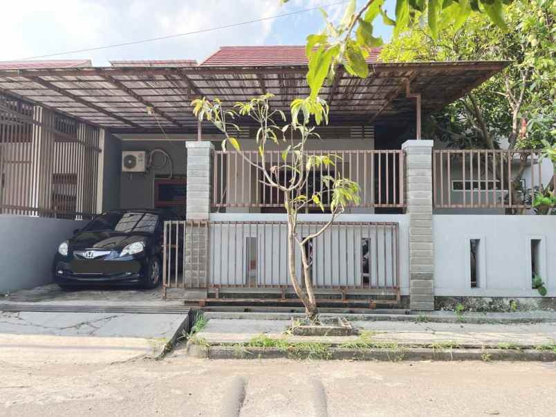 dijual rumah antapani