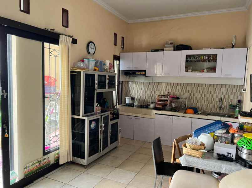 dijual rumah apotix roxy poltangan