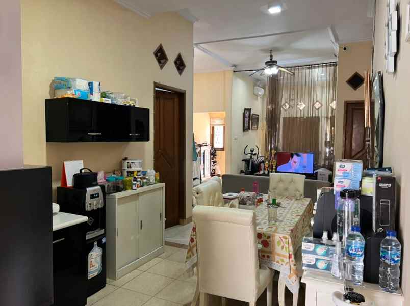 dijual rumah apotix roxy poltangan