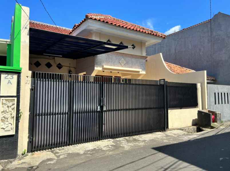 dijual rumah apotix roxy poltangan