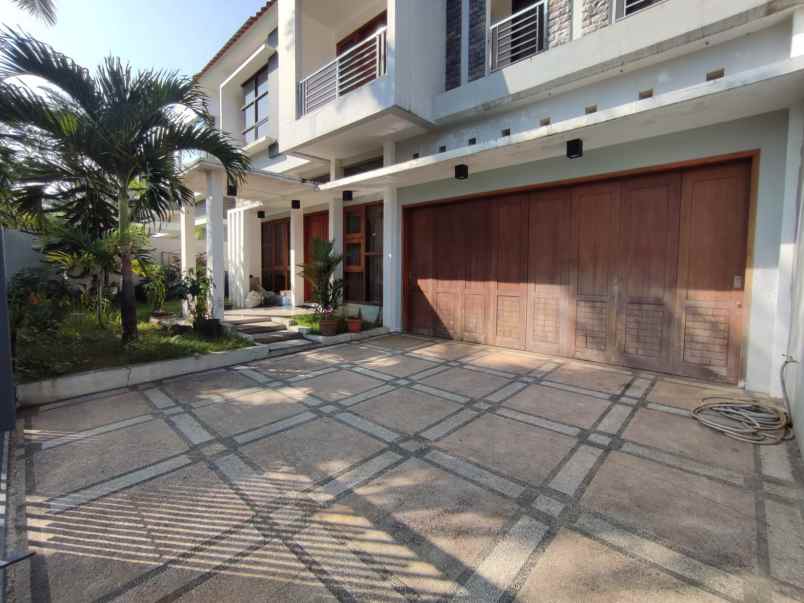 dijual rumah araya belimbing malang