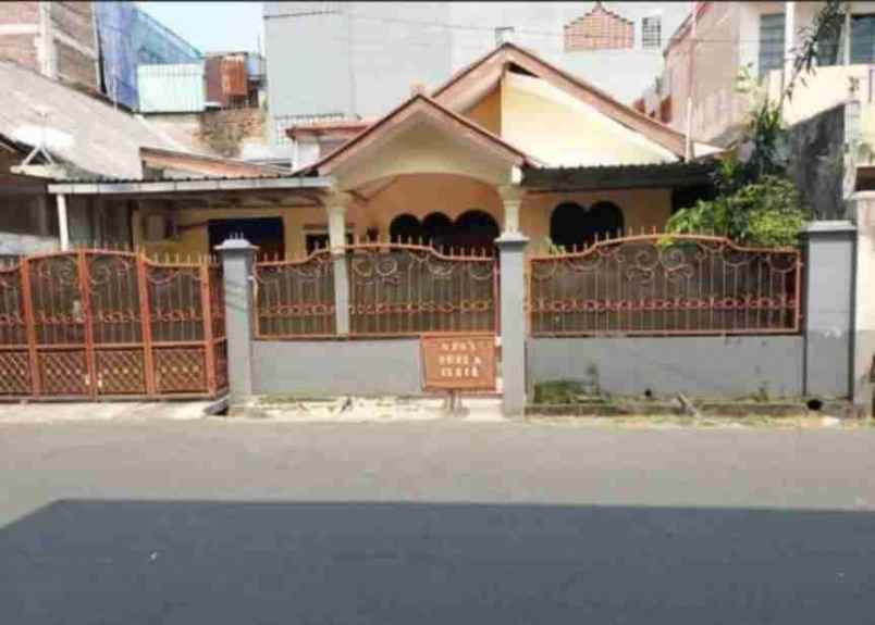 dijual rumah area strategis si setiabudi jakarta