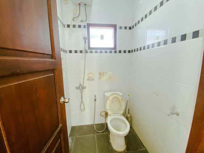 dijual rumah babarsari