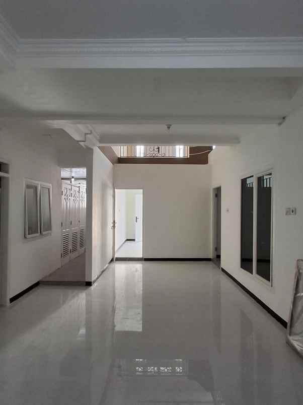 dijual rumah babatan pantai