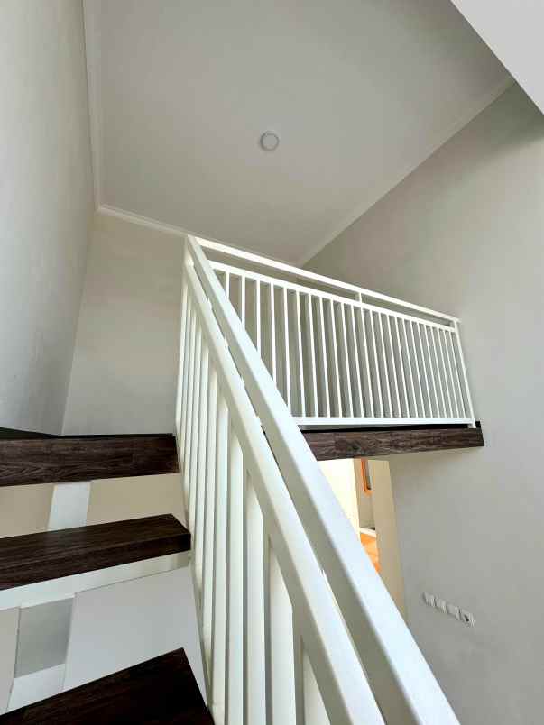 dijual rumah baru minimalis siap huni lokasi malang