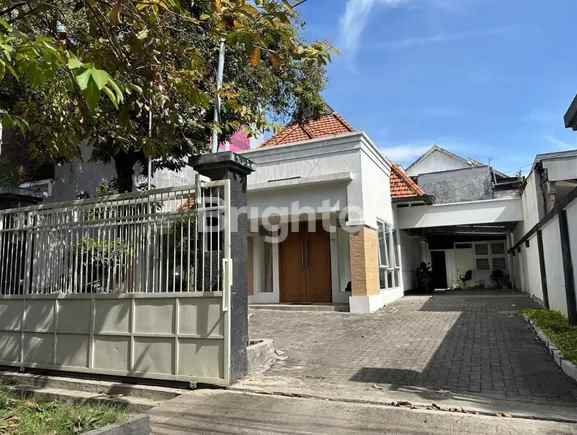 dijual rumah bawean