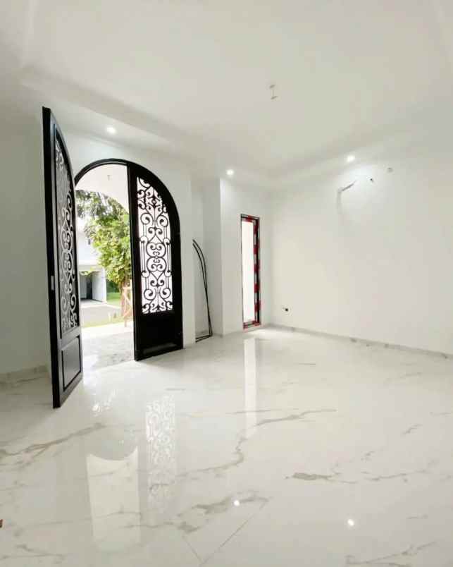 dijual rumah bintao sektor 9 tangerang