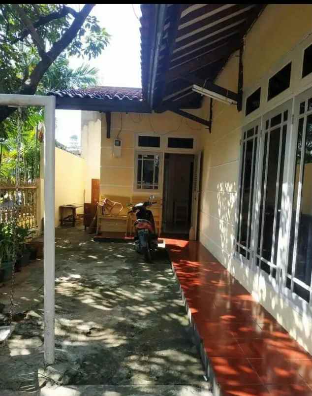 dijual rumah cantik 2 lantai di larangan cileduk