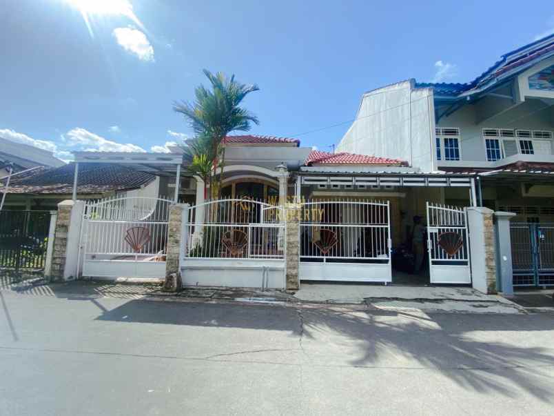 dijual rumah caturtunggal depok sleman