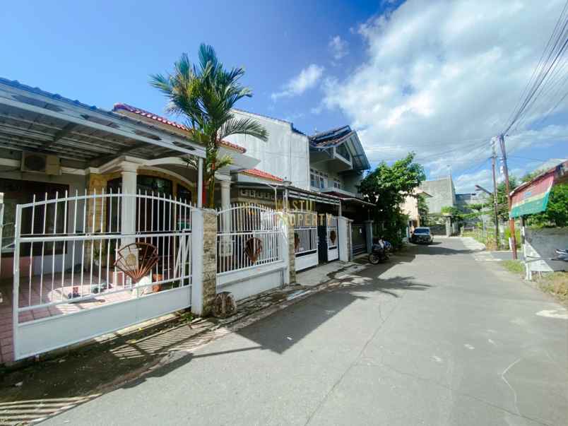 dijual rumah caturtunggal depok sleman