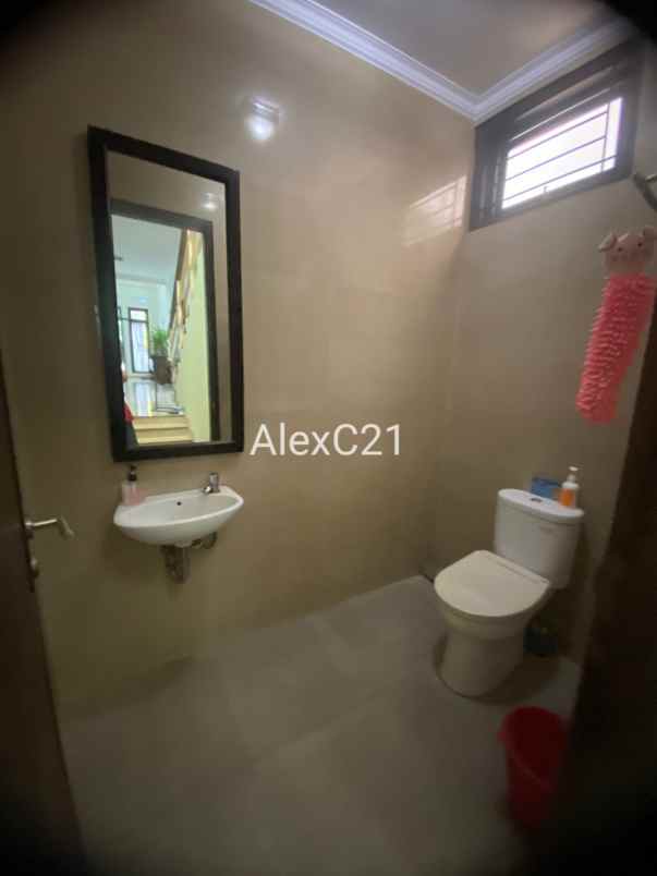 dijual rumah cilandak barat