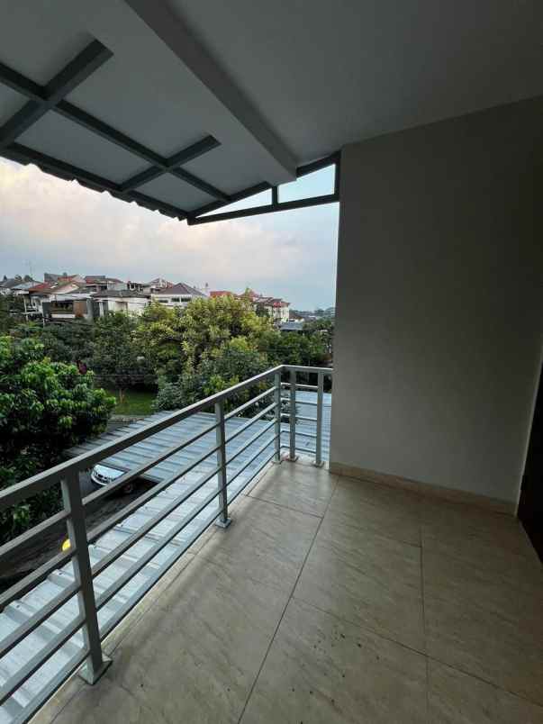 dijual rumah cipaku
