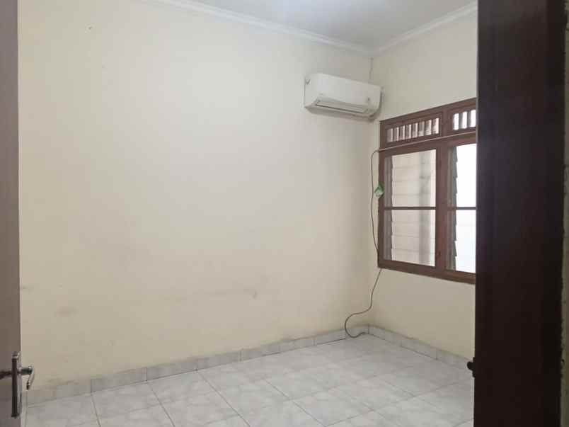 dijual rumah cipinang