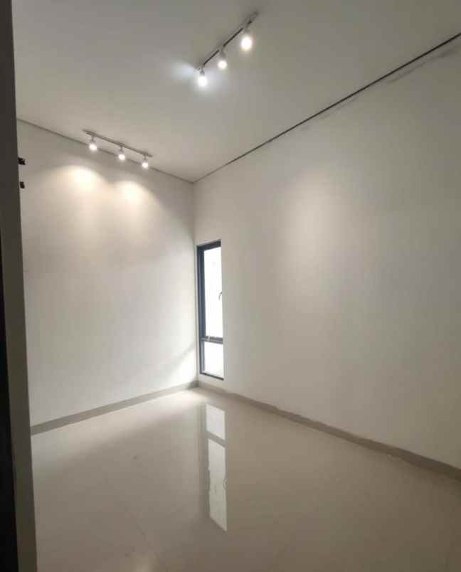 dijual rumah cipinang kebembem jaktim
