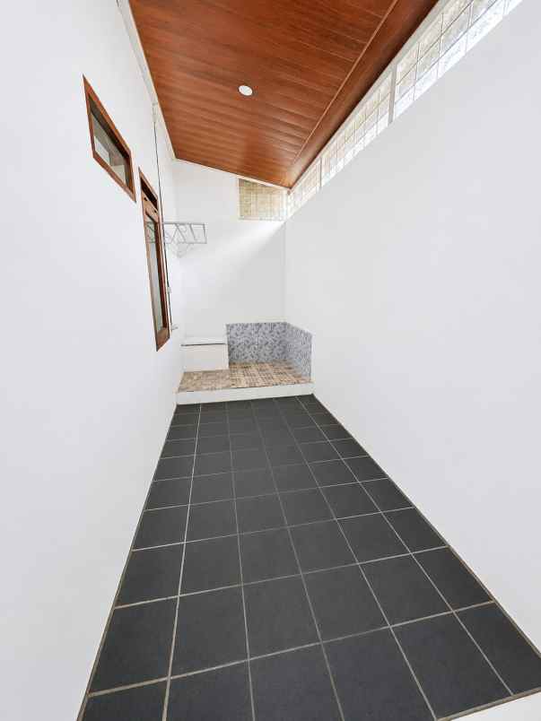 dijual rumah cluster derwati mas estate