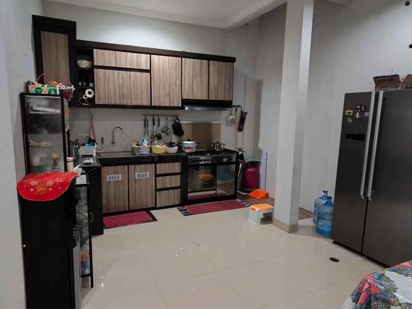 dijual rumah cluster golden prima
