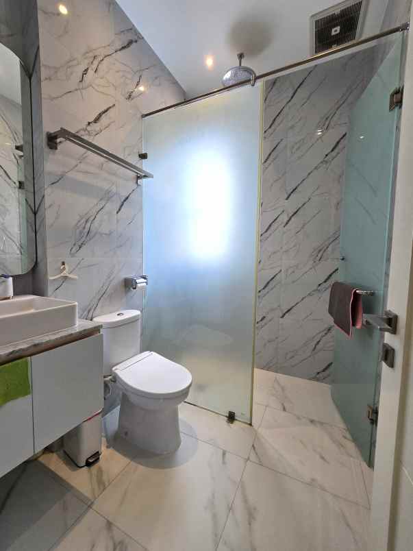 dijual rumah cluster regina metland cakung